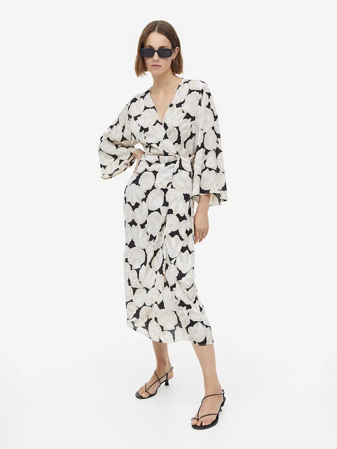 Buy H&M Jacquard-Weave Wrap Dress - Dresses for Women 22617006 | Myntra Buy H&M Jacquard-Weave Wrap Dress - Dresses for Women 22617006 | Myntra