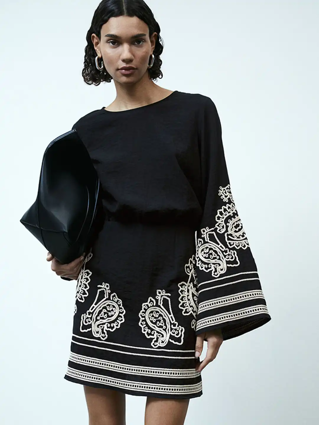 h&m embroidered dress black Girls - Black/Floral Embroidered-Detail Cotton Dress - Size: 4-5Y