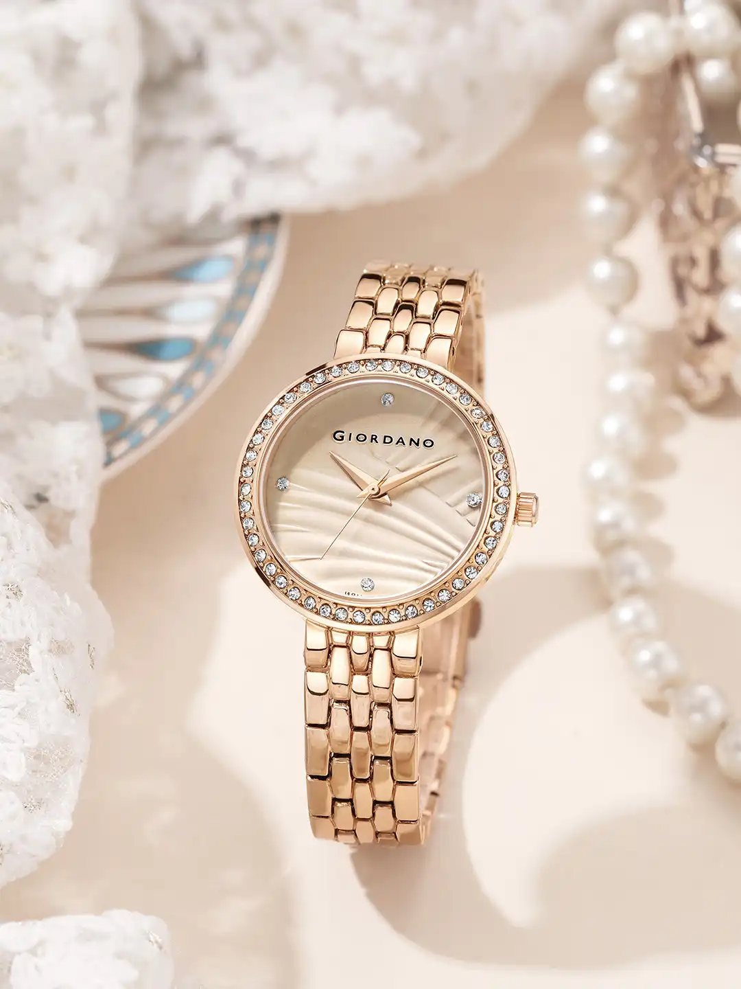 order.59〜61 Buy GIORDANO Women Embellished Dial & Bracelet Style Straps