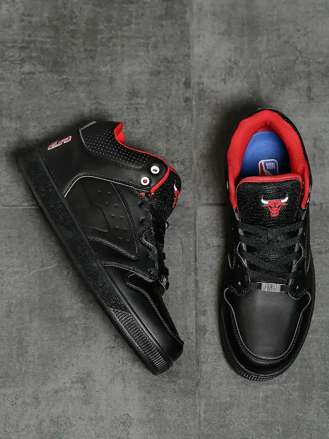 茶*糖様 【最安最終出品】　sportsspecialties Bulls　US Buy NBA Chicago Bulls Men Black High-Top Sneakers - Casual Shoes