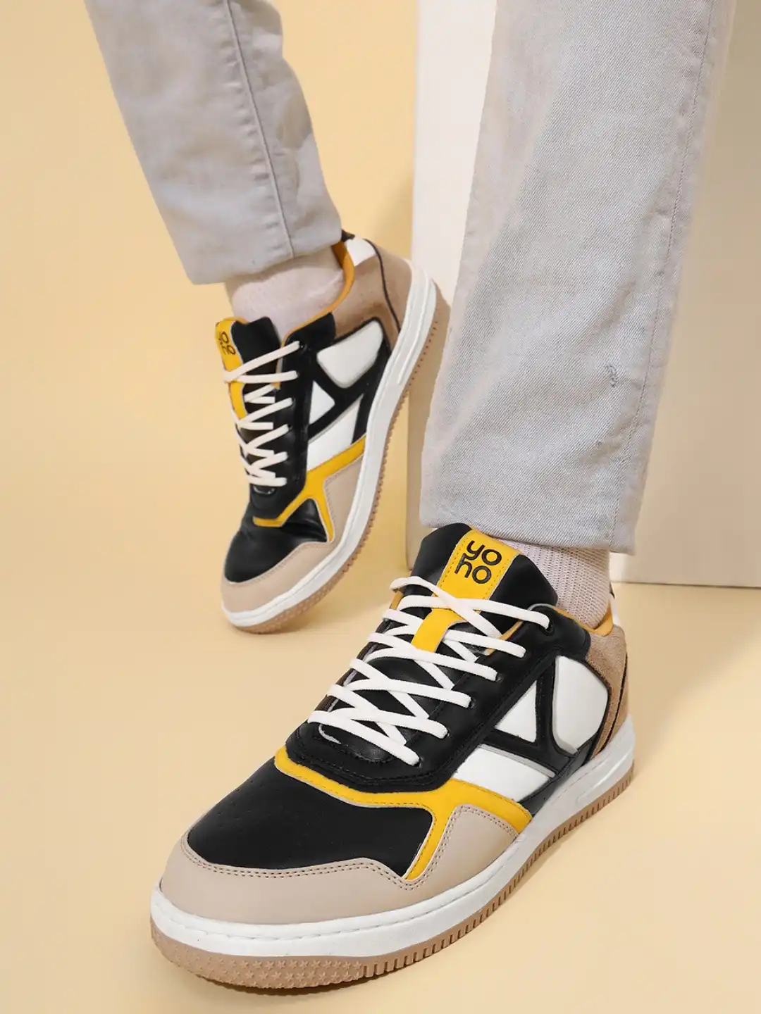 YELLO ブラックホワイト ミュール Buy yoho Men Colourblocked Memory Foam Insole Lightweight Sneakers