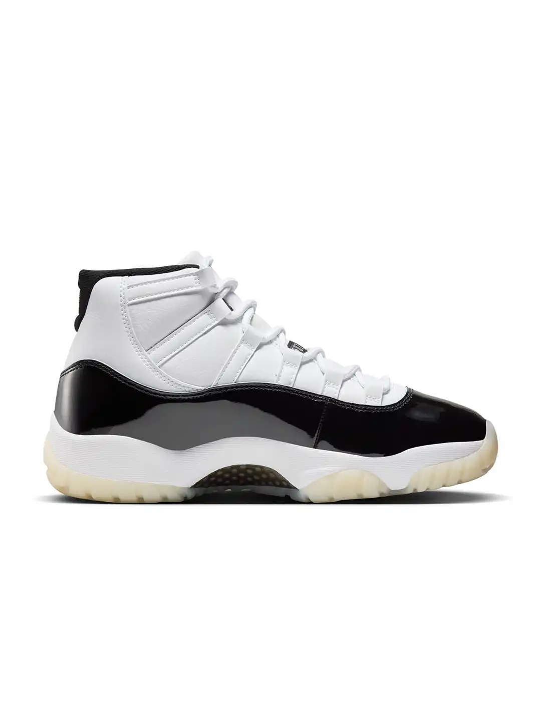 Air Jordan 11 ホワイト/ブラック Buy Nike Men Air Jordan 11 Retro 'Gratitude' Sneakers - Casual
