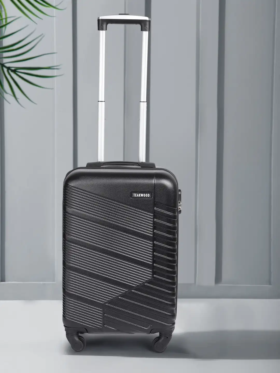 Buy Teakwood Leathers Blade 360-Degree Rotation Hard-Sided Cabin