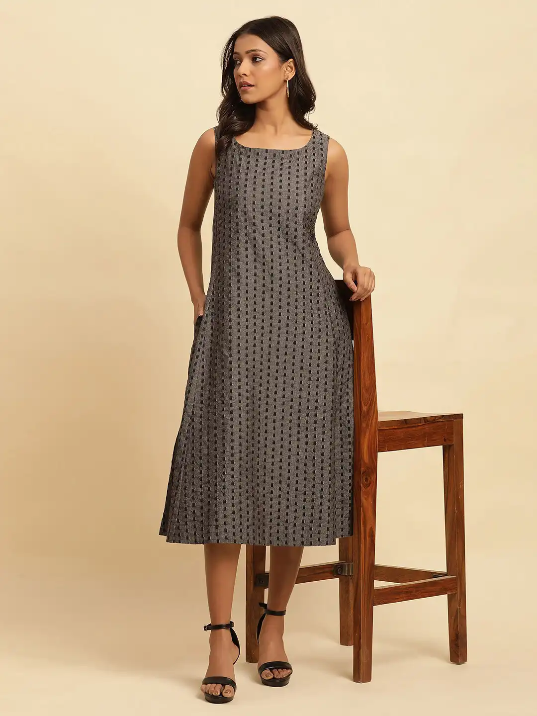 acey floral midi dress Blue Floral Lace Trim Kacey Midi Dress