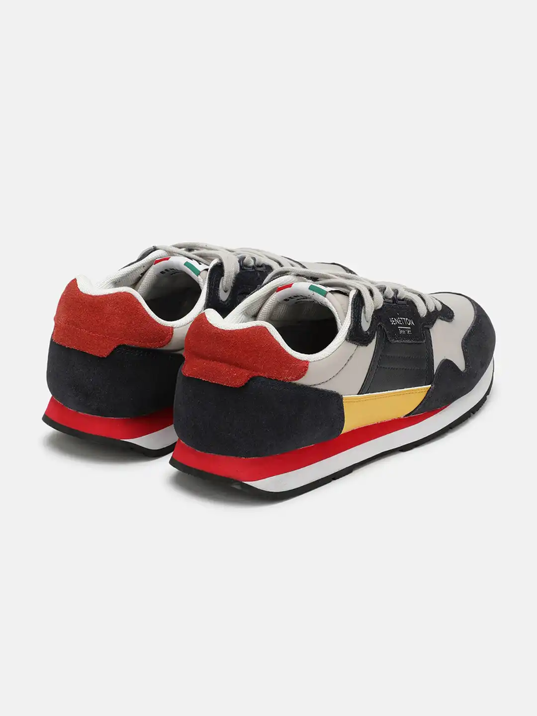 Buy United Colors of Benetton Men Colourblocked Lightweight