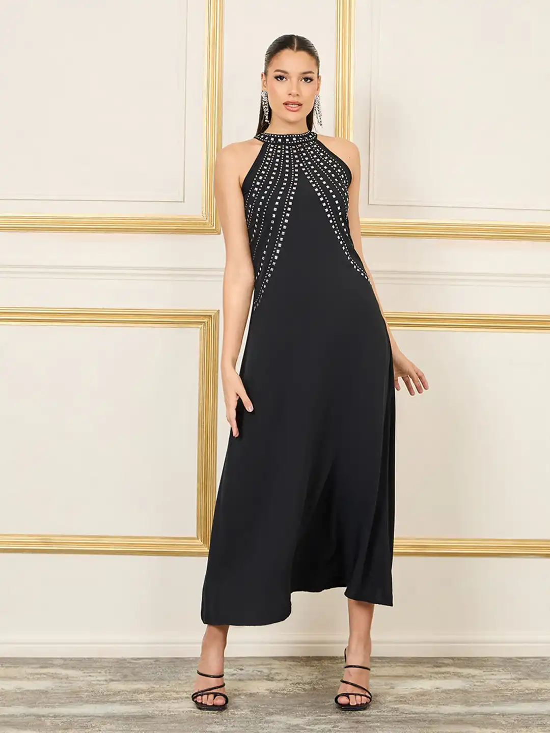Buy Styli Black Embellished Halter Neck Sheath Maxi Dress - Dresses for  Women 28900398 | Myntra