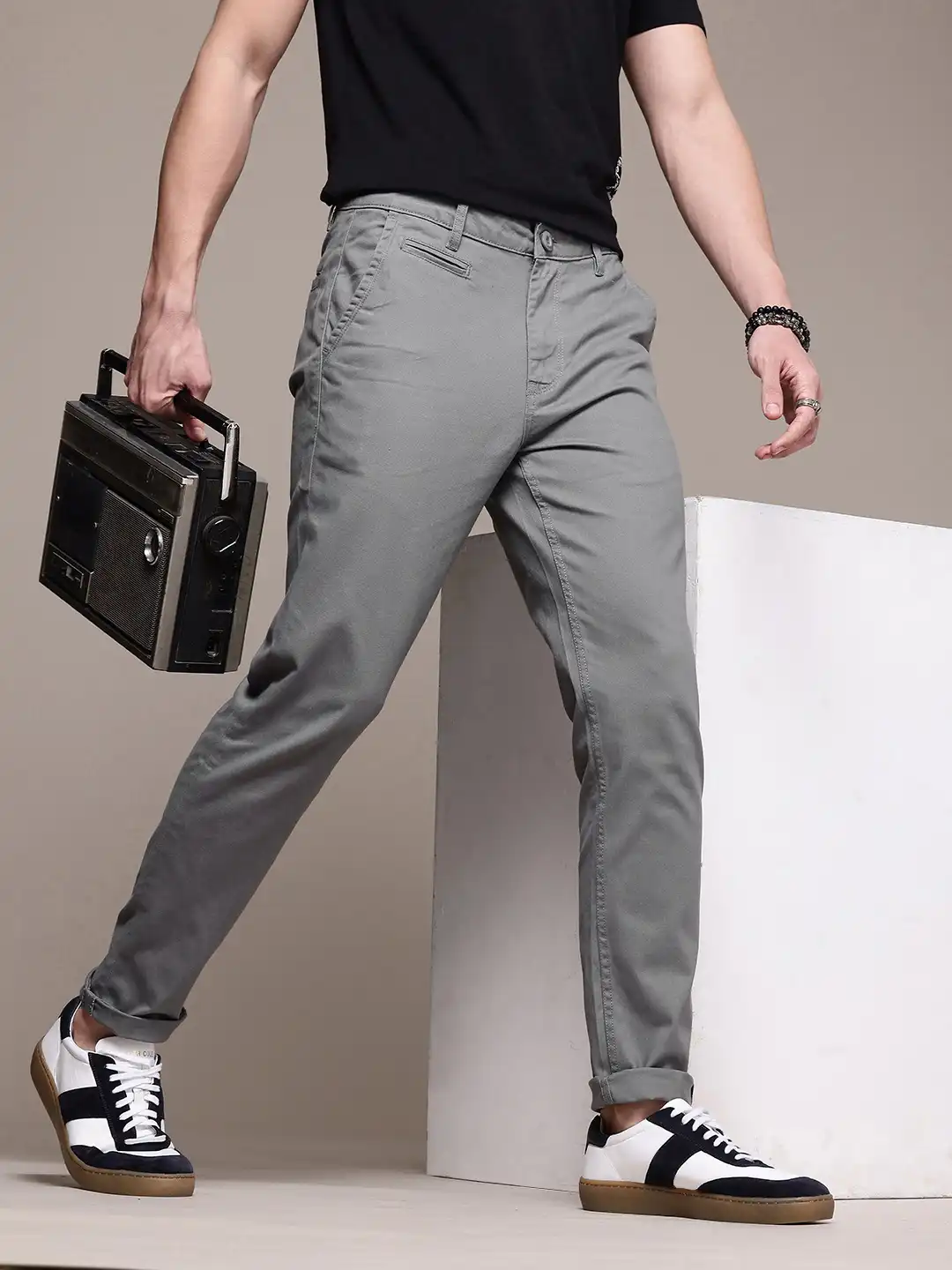 Buy Roadster Men Chinos Trousers - Trousers for Men 29926634 | Myntra