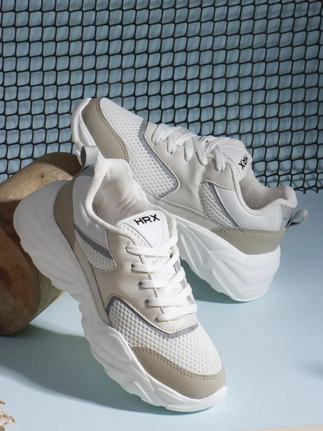ラミィ　HR Buy HRX by Hrithik Roshan Women Lightweight Textured Lace-Ups