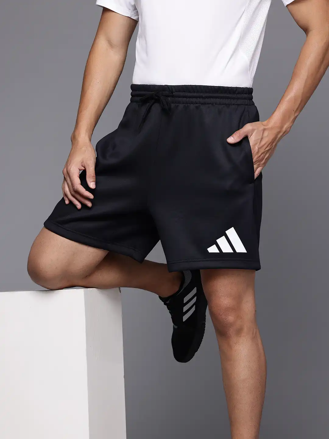 正規品　 Arrival & Icon Shorts Buy ADIDAS Men Future Icons 3 Brand Logo Sports Shorts - Shorts