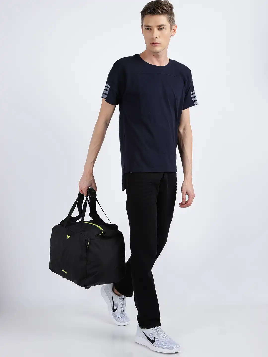 Buy Wildcraft Unisex Black MT DF 1 Medium Duffel Bag - Duffel Bag