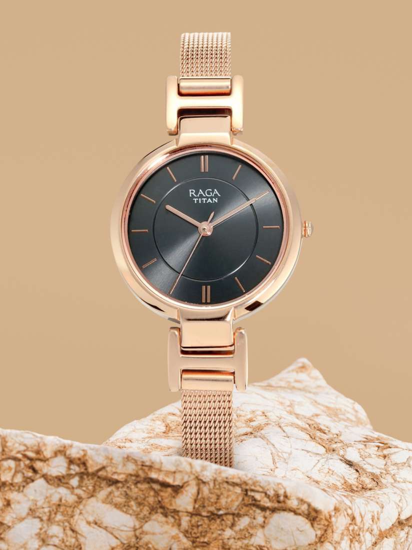 Myntra titan raga store