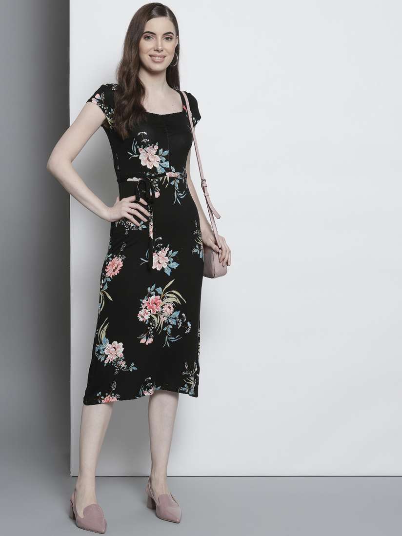 Buy DOROTHY PERKINS Women Petite Black \u0026 Pink Floral Print Shift Dress -  Dresses for Women 10269929 | Myntra
