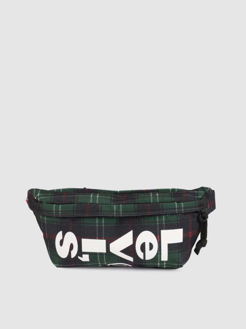 Fanny pack myntra clearance