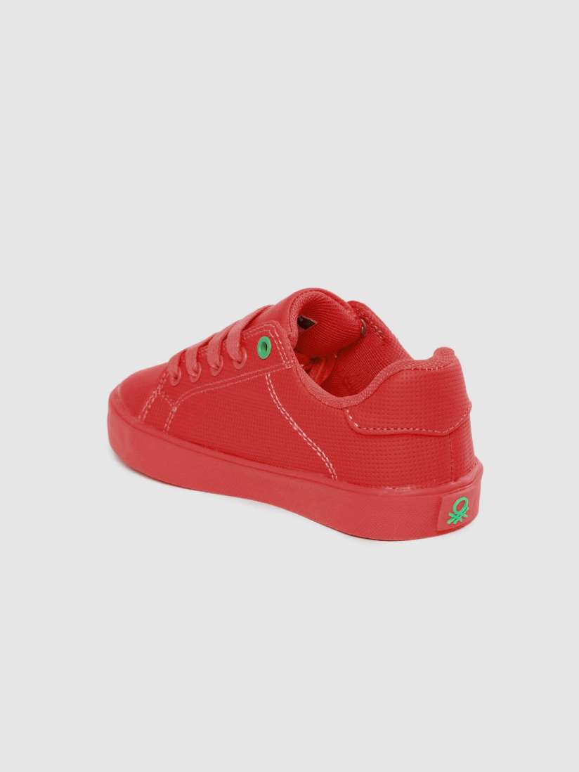 Benetton kids shoes store