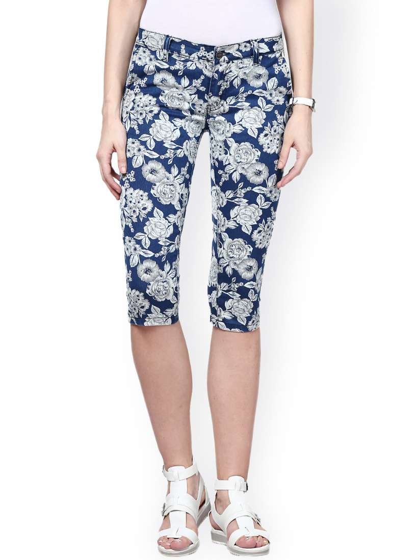 Floral print capris shop