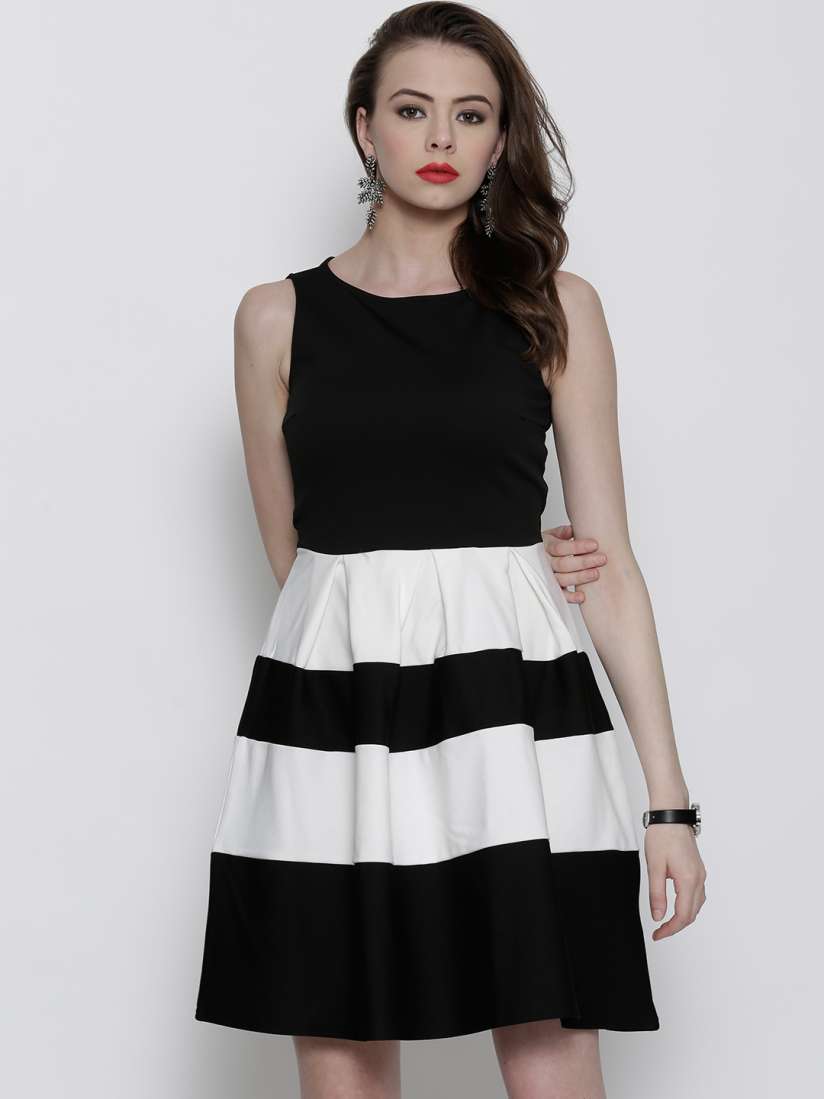 Boohoo black and white dress deals