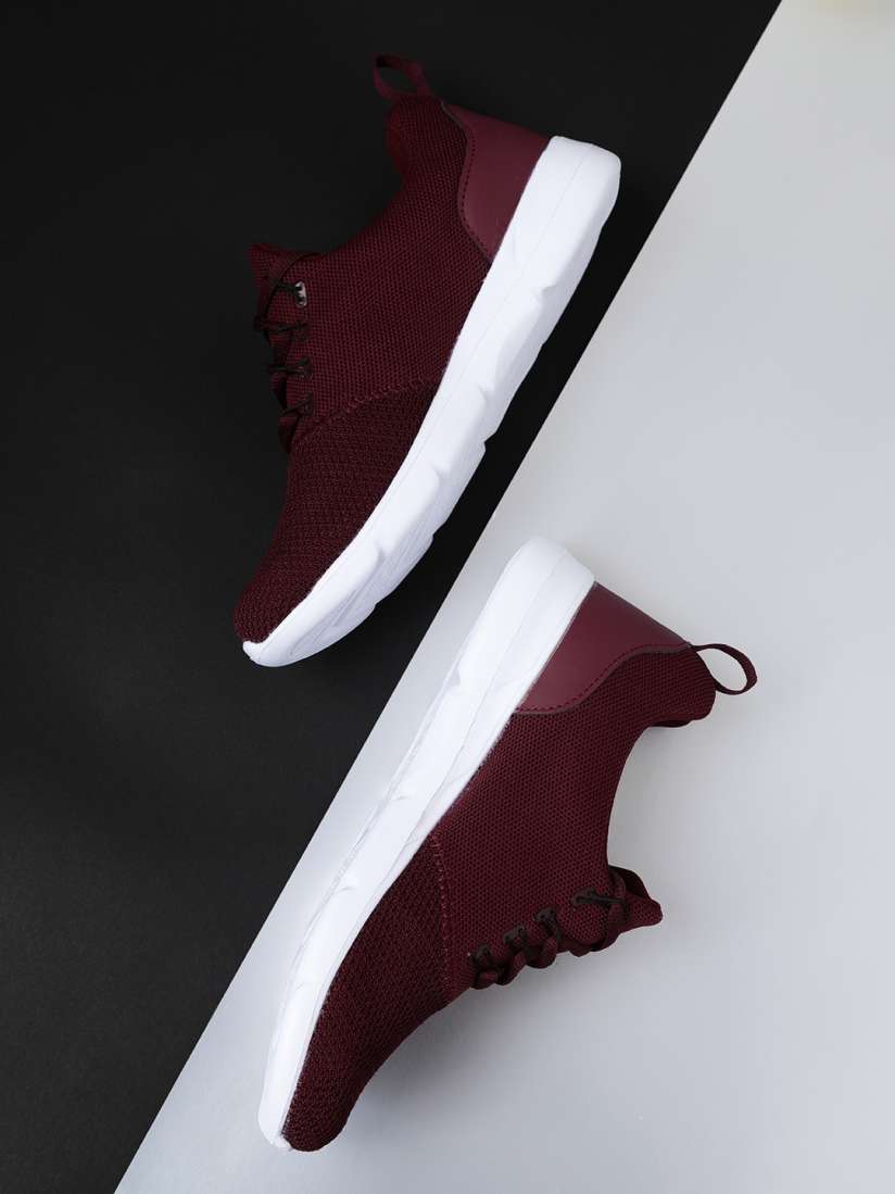 Burgundy running shoes discount