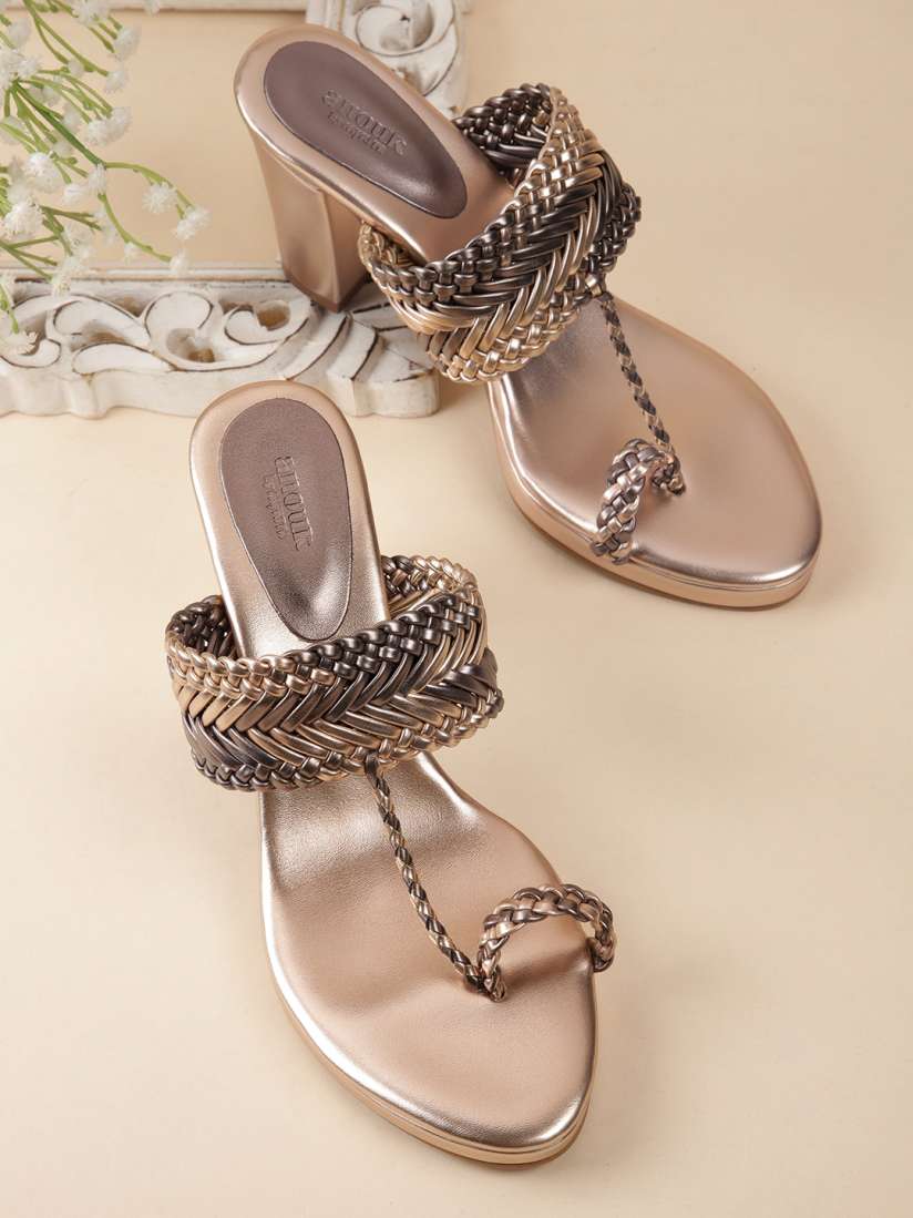 One toe heels shop