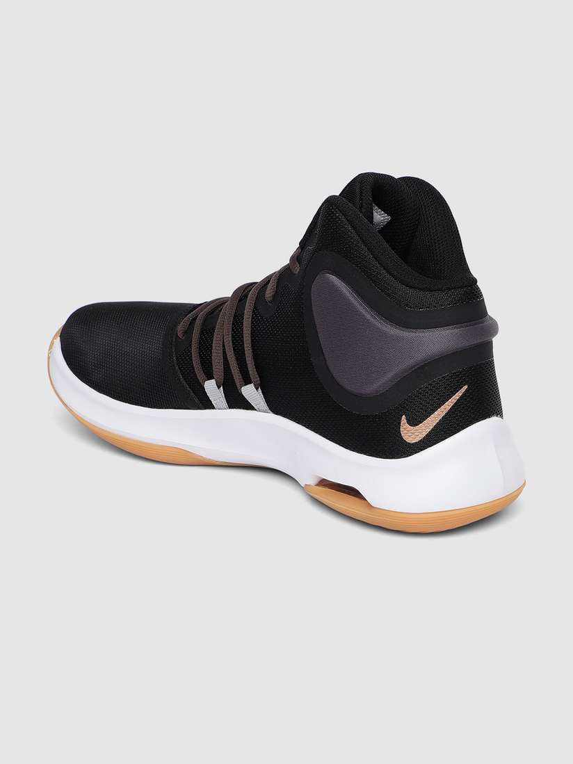 tenis nike versitile 4