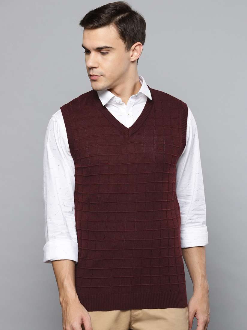 Burgundy sweater vest online