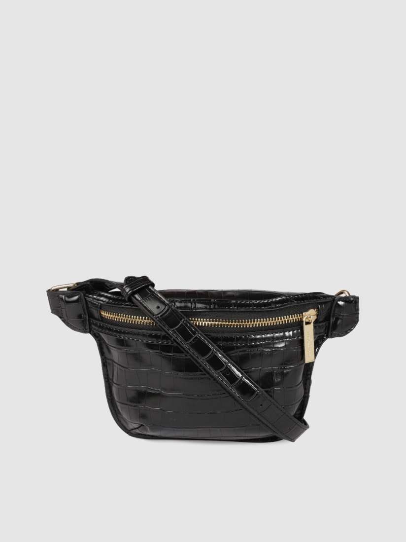 Fanny pack myntra on sale