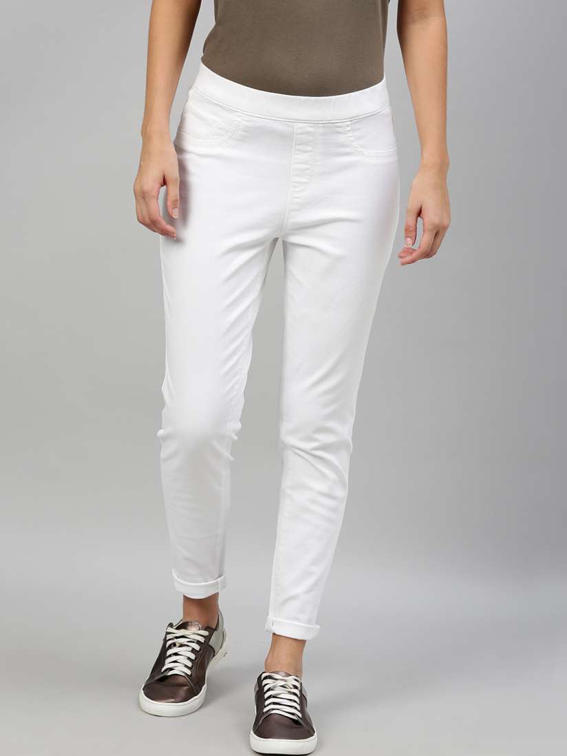 White jeggings myntra top