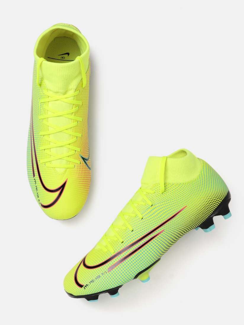 Nike football shoes myntra best sale