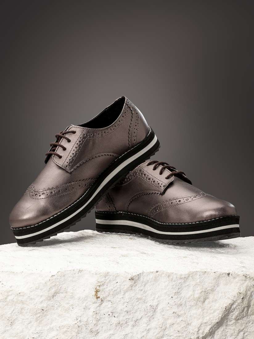 Flatform brogue shoes store