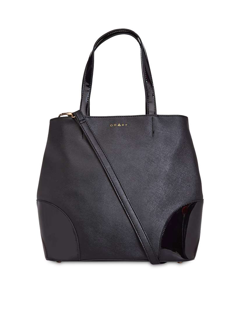 Black handbag myntra 2025