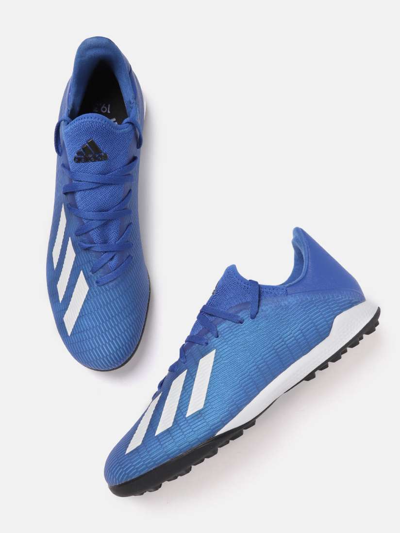 Football shoes myntra online