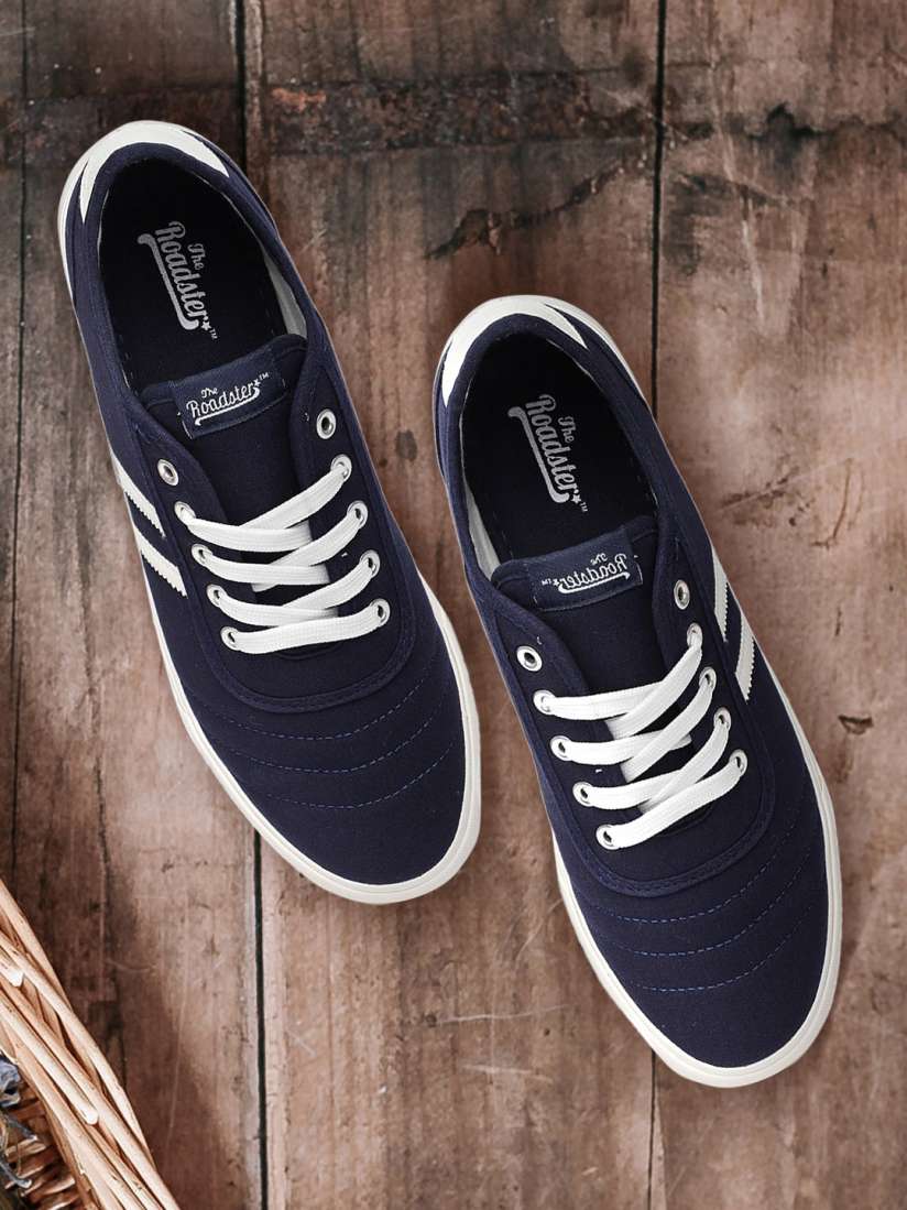 Roadster navy blue shoes top