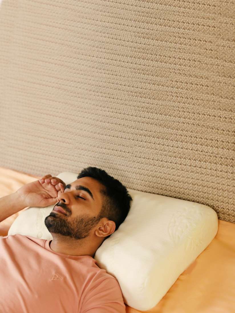 Memory foam bed pillows 2025