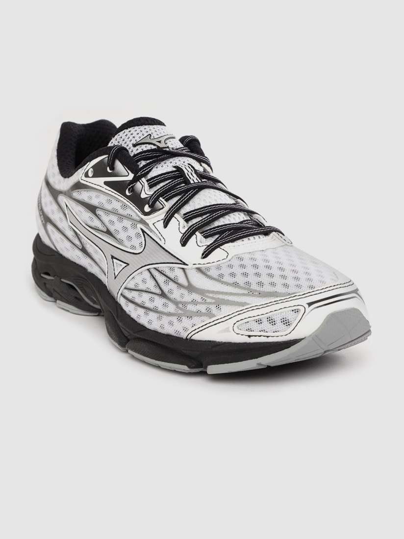 Mizuno shoes myntra discount