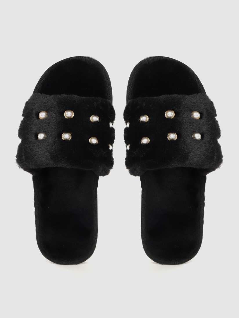 Dressberry slippers sales