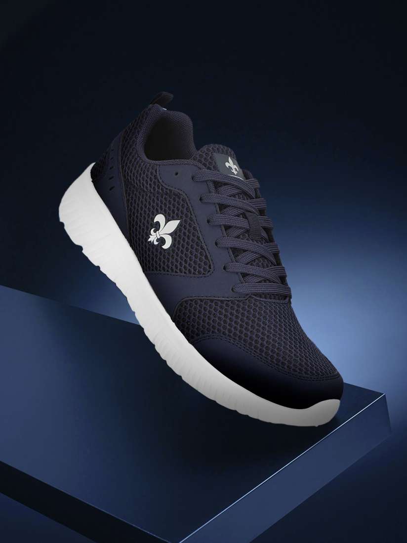 Red tape bond street sports shoes deals