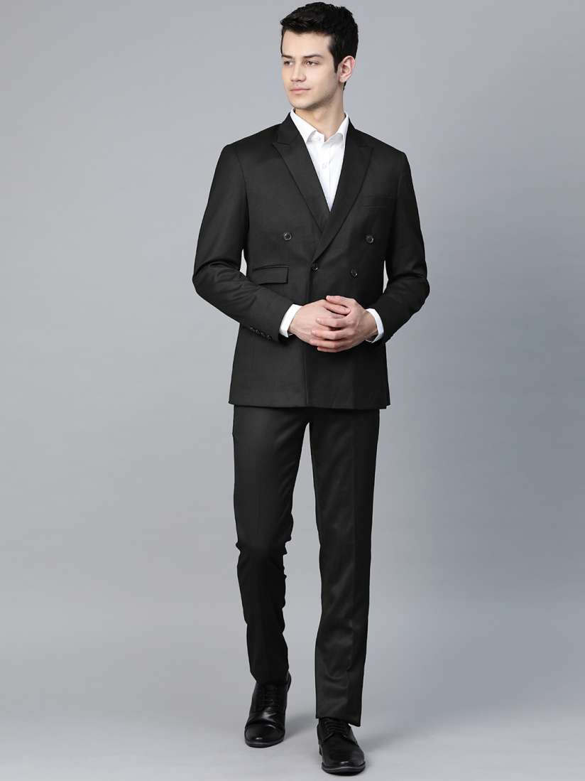 Manq suits store