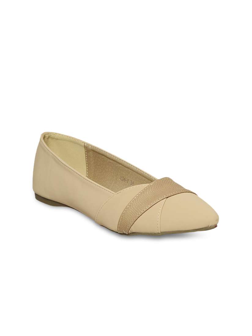 Myntra flat shoes clearance