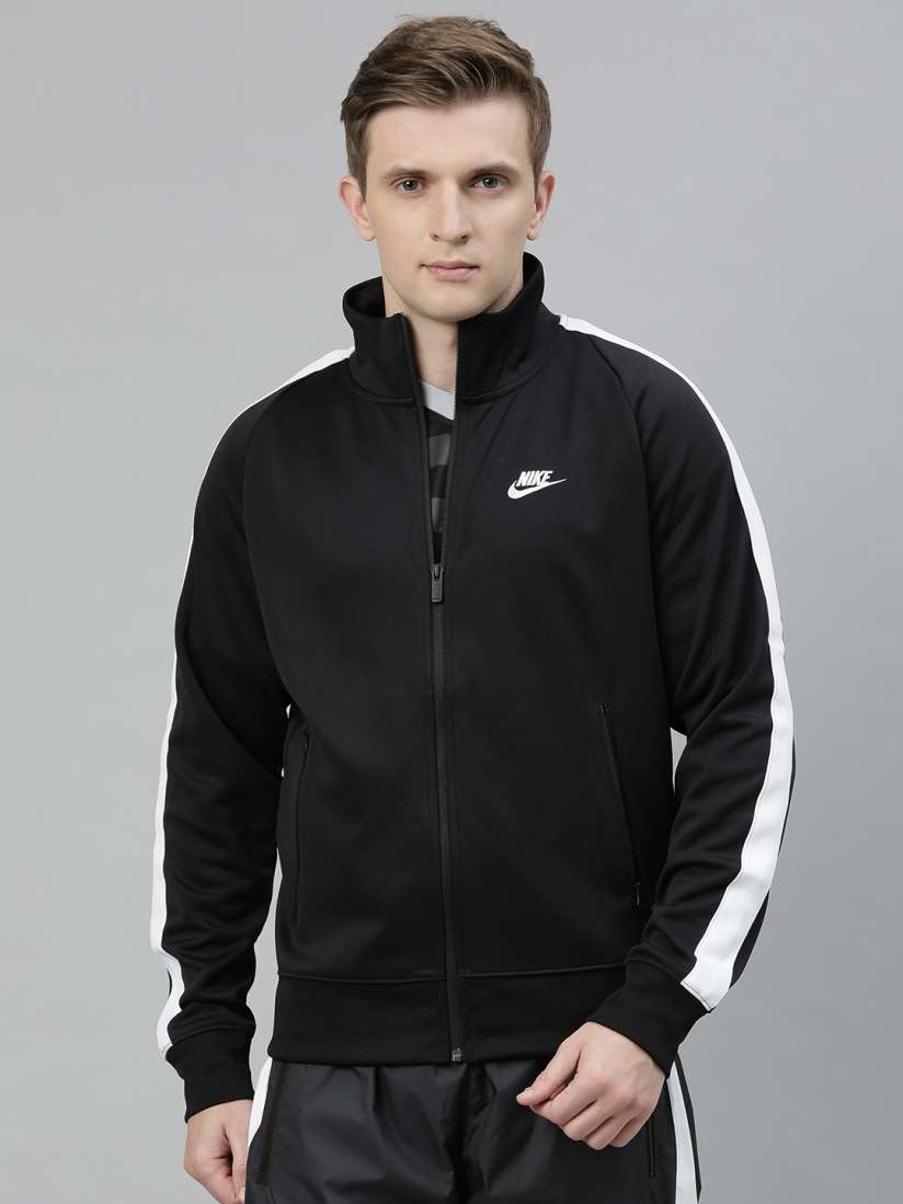 Nike jackets myntra clearance