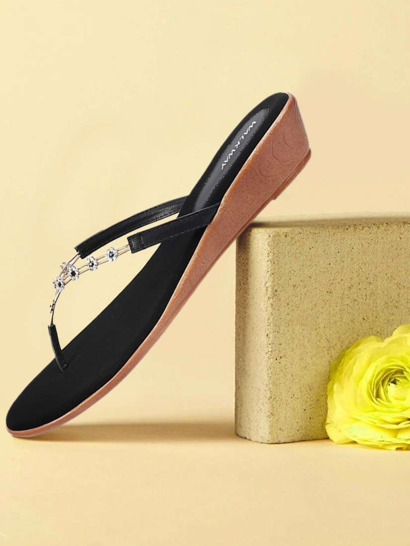 Myntra female sandals on sale