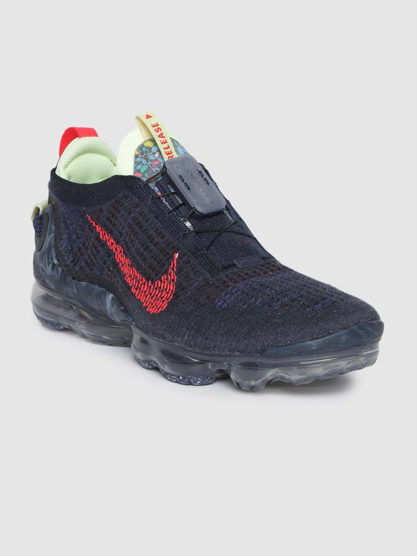 Navy vapormax deals