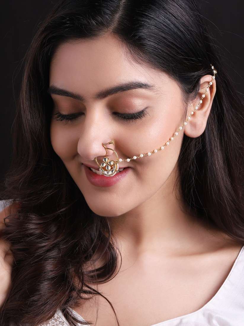 Myntra nose pin deals