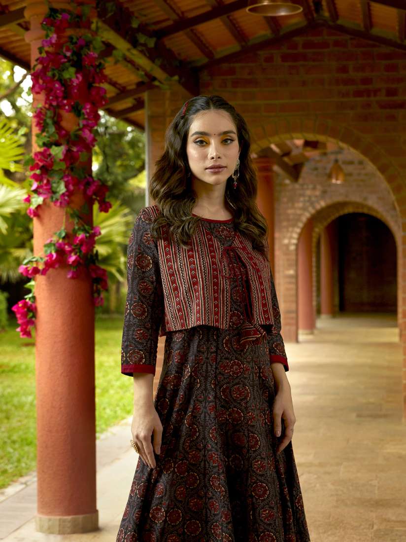 Buy Sangria Women Charcoal Grey Maroon Ethnic Motifs Printed Kurta with Ethnic Jacket Kurtas for Women 13437326 Myntra