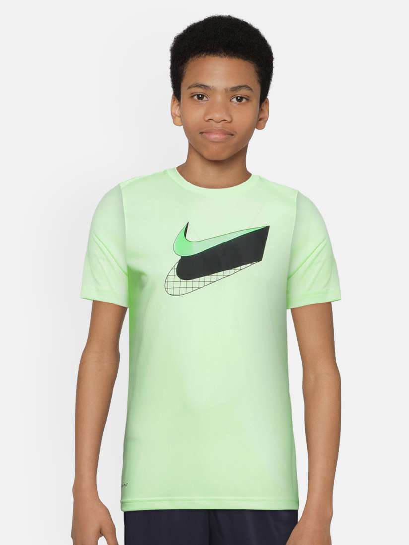 Boys lime green nike shirt deals