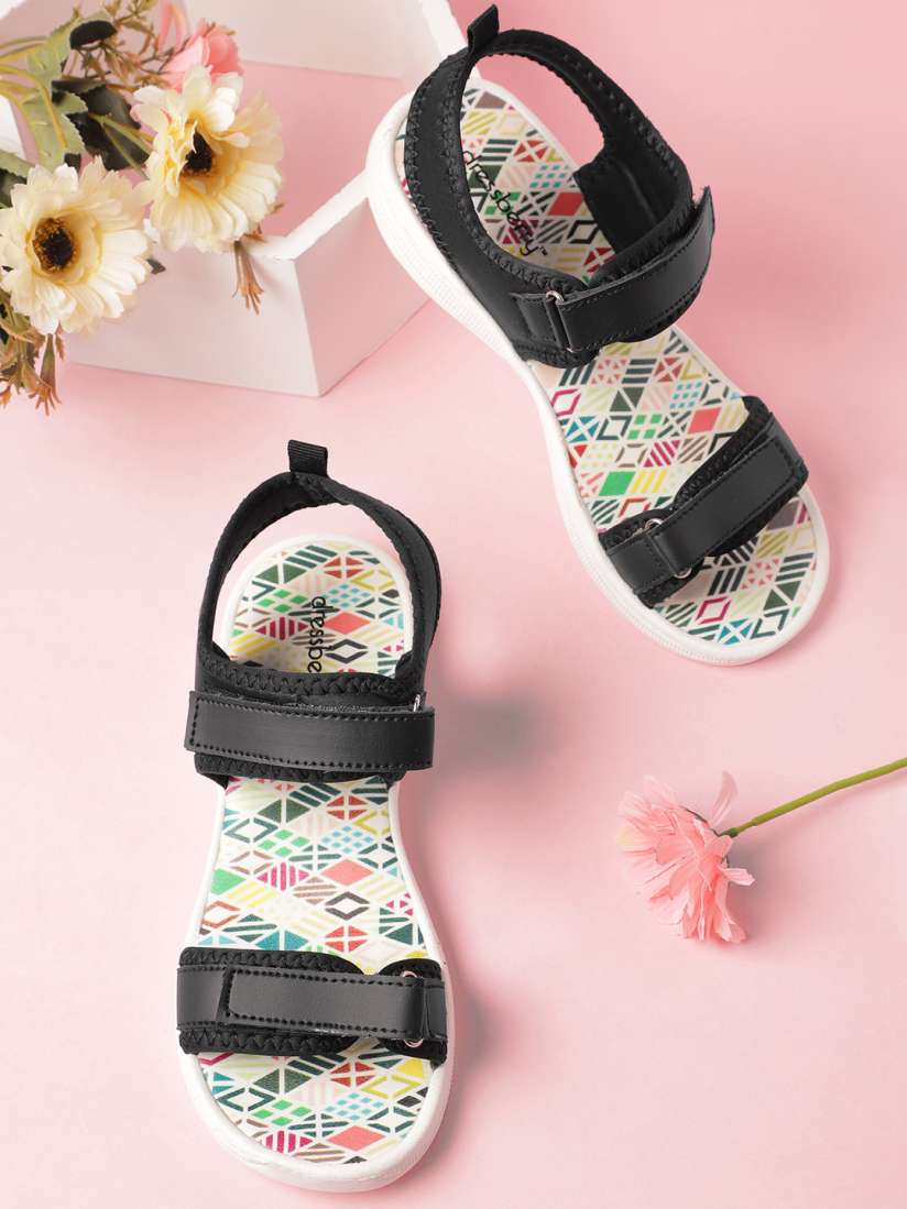 Myntra sandals deals