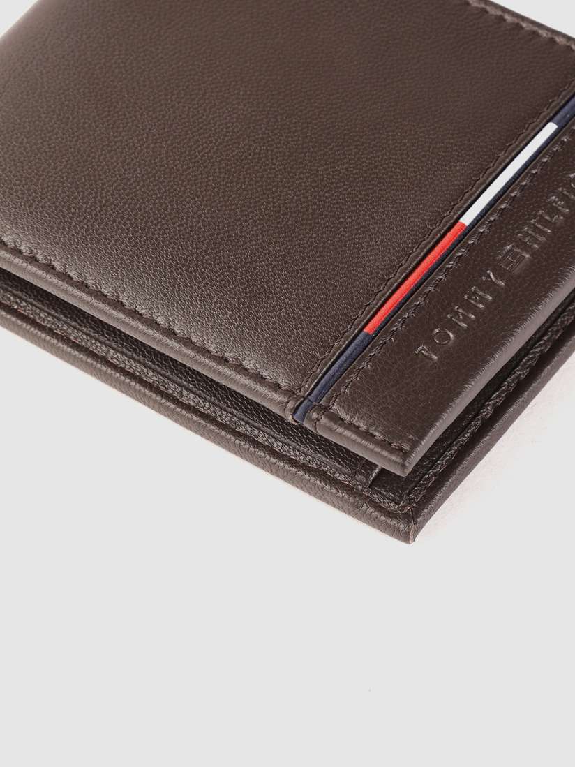 Tommy hilfiger wallets brown on sale