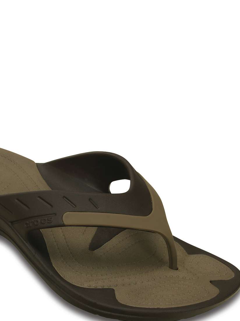Crocs modi flip flops shop