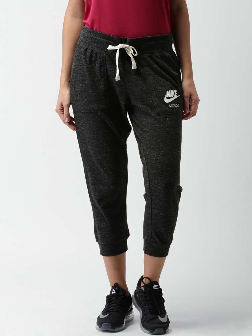 Nike gym capris store