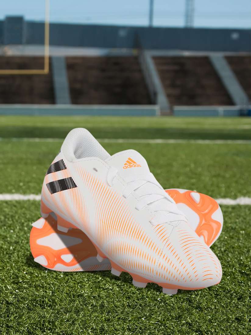 Adidas nemeziz myntra 2025
