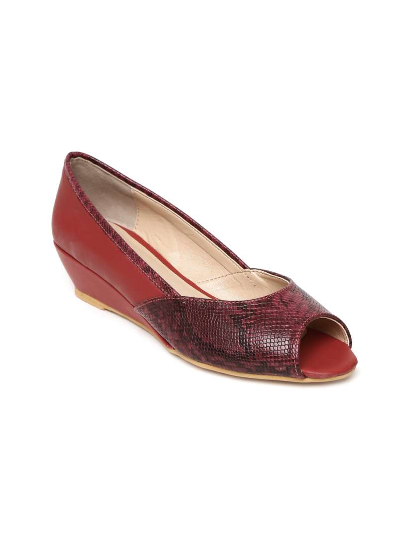 Snakeskin peep toe wedges top