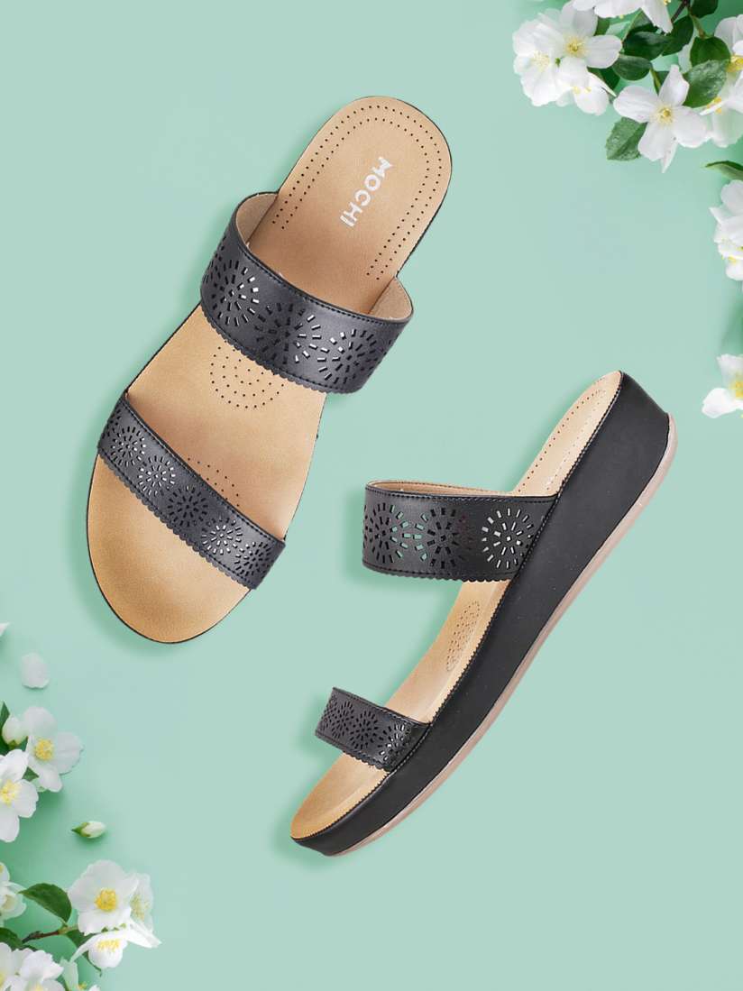 Mochi sandals myntra clearance